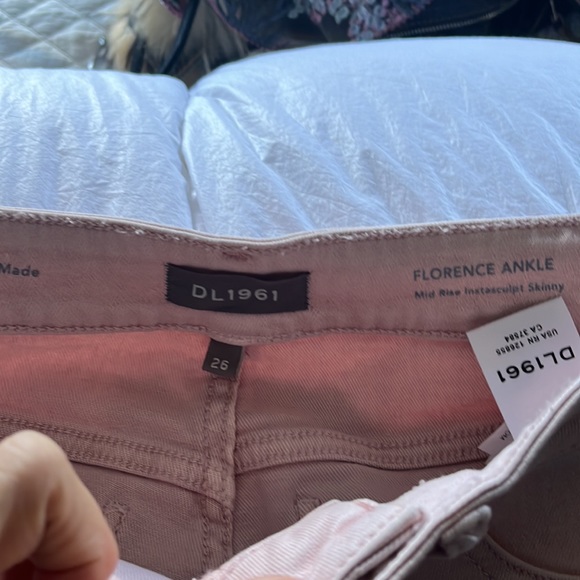 DL 1961 pink Florence ankle mid rise Interscope skinny jean in color pink size26 - Picture 2 of 7